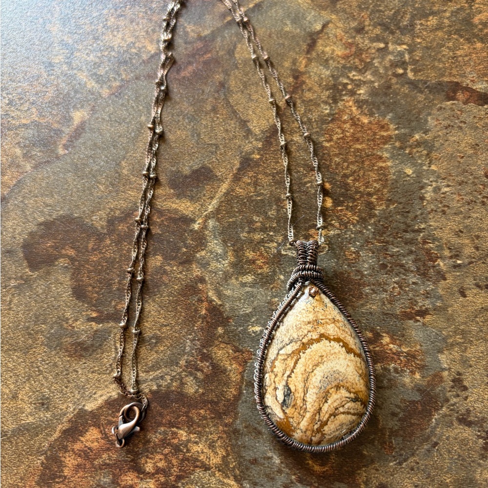 Elegant Brown Teardrop Pendant Necklace